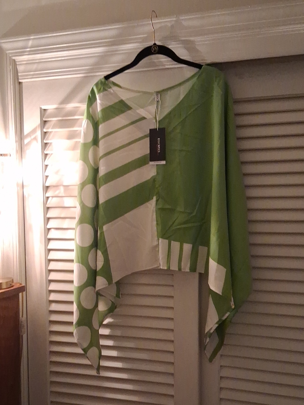 NWT - UOOZEE Silky Green and White Geometric Women's Top